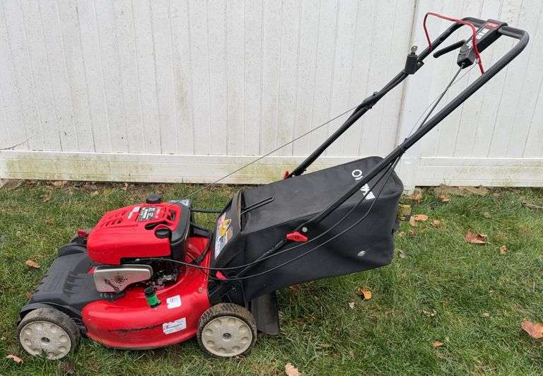 Troy-Built 21” Push Mower With 190cc Briggs & Stratton Engine image