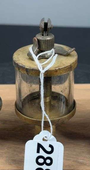 Unmarked Engine Oiler image