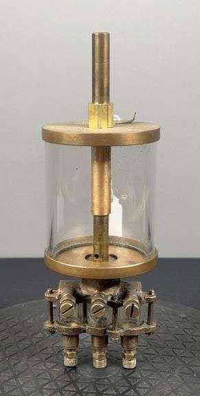 Essex Brass Engine Oiler image