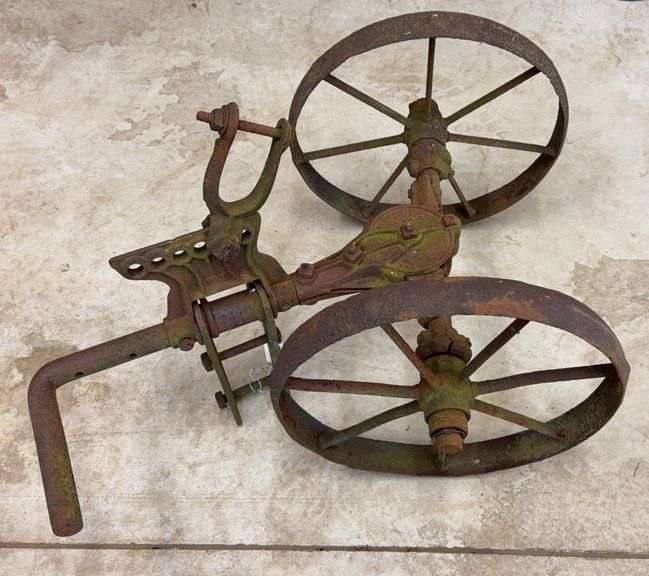 Set of 16” steel wheels with axle image