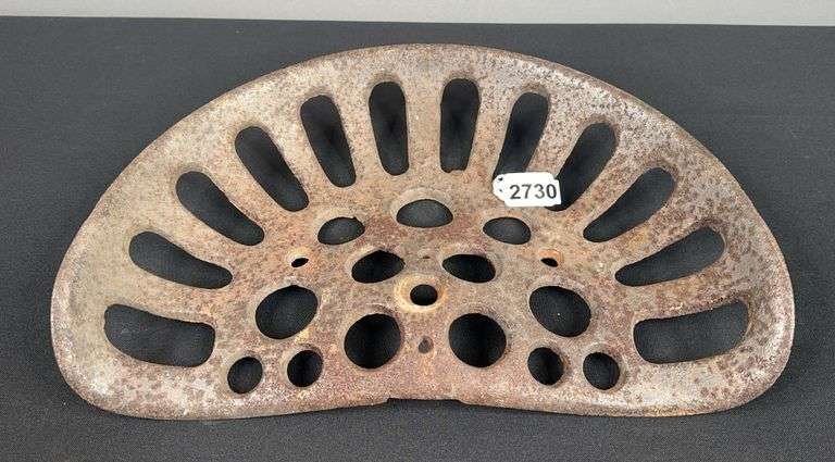 Unmarked Cast Iron Seat image