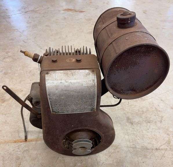 Wisconsin Model AB Engine image