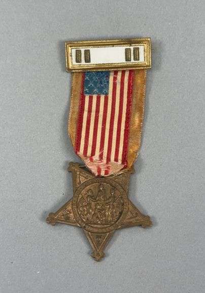 G.A.R. Veteran Badge 1861 to 1866 Serial Number W949 image