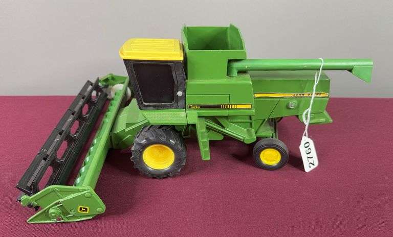 Ertl John Deere Combine image