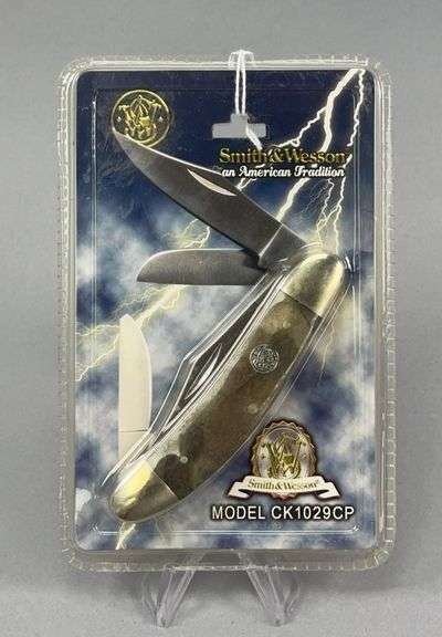 Smith & Wesson Model CK1029CP Pocket Knife image