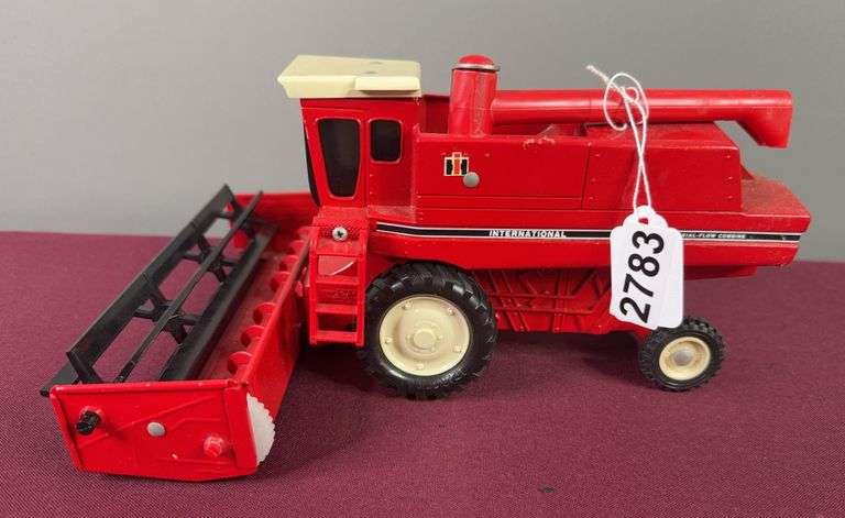 Ertl International Combine image