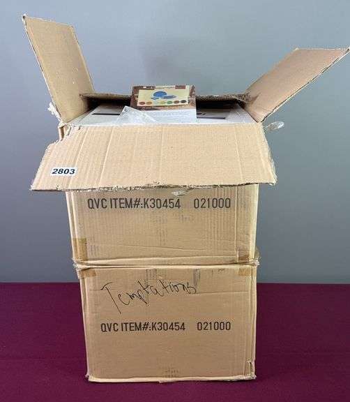 Temptations Polka Dot Dinnerware Set image