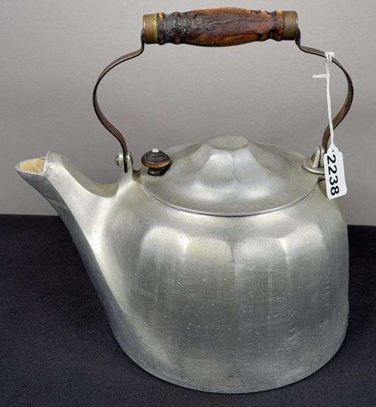 WagnerWare 5 QTS Aluminum Tea Kettle image