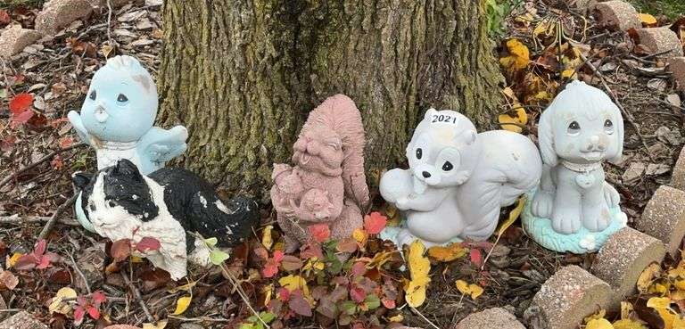 Squirrel, Dog, Cat & Misc. Garden Ornaments image