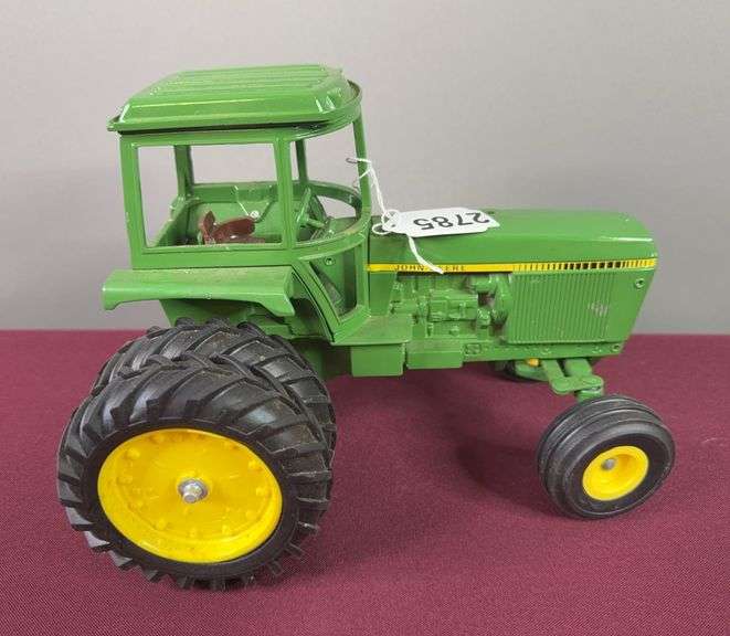 Ertl John Deere Tractor image