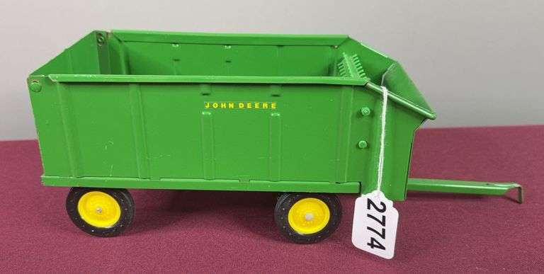Ertl John Deere Silage Wagon image