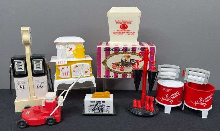 Model T, Route 66, & Misc Salt & Pepper Shakers image