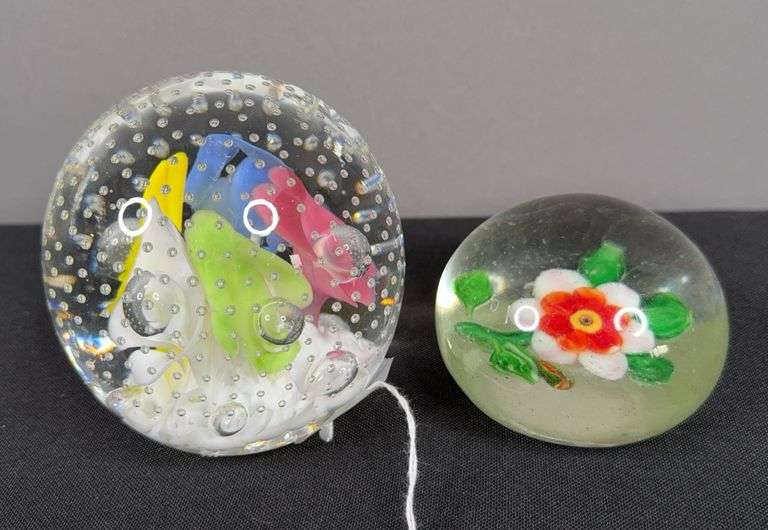 St. Clair & Unmarked Flower Paperweights image