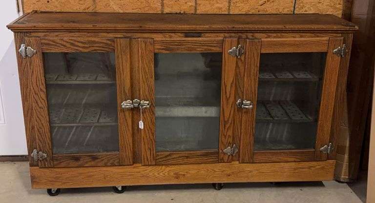 Bishop and Babcock  Co. Ice Chest image