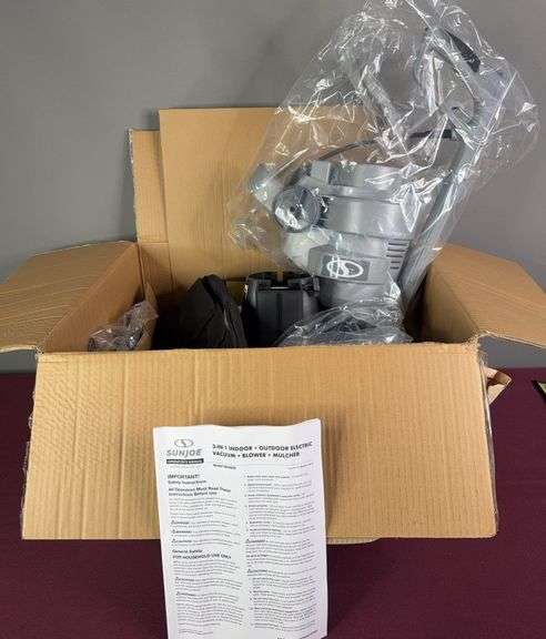 Sunjoe 3-in-1 Indoor/Outdoor Electric Vacuum, Blower, & Mulcher image