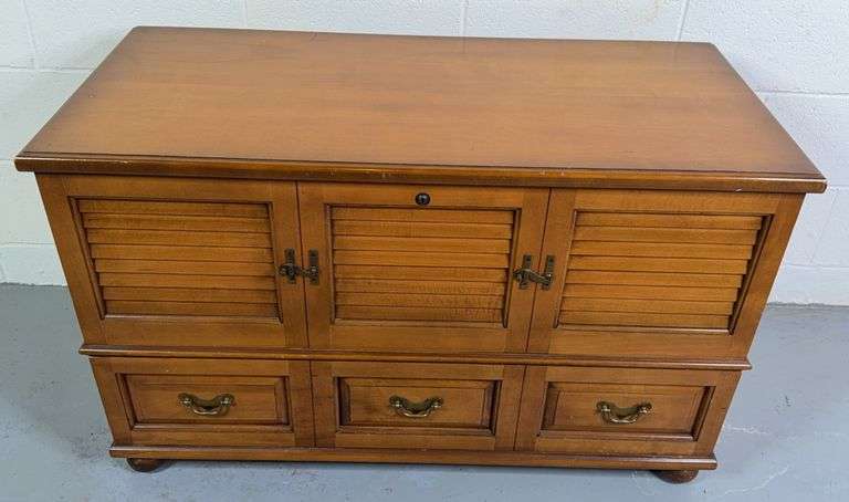 Lane Cedar Chest With Drawer image