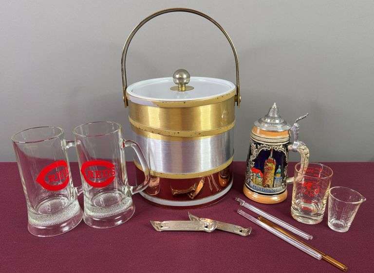 Ice Bucket, Stein, Reds Mugs & Stirs image
