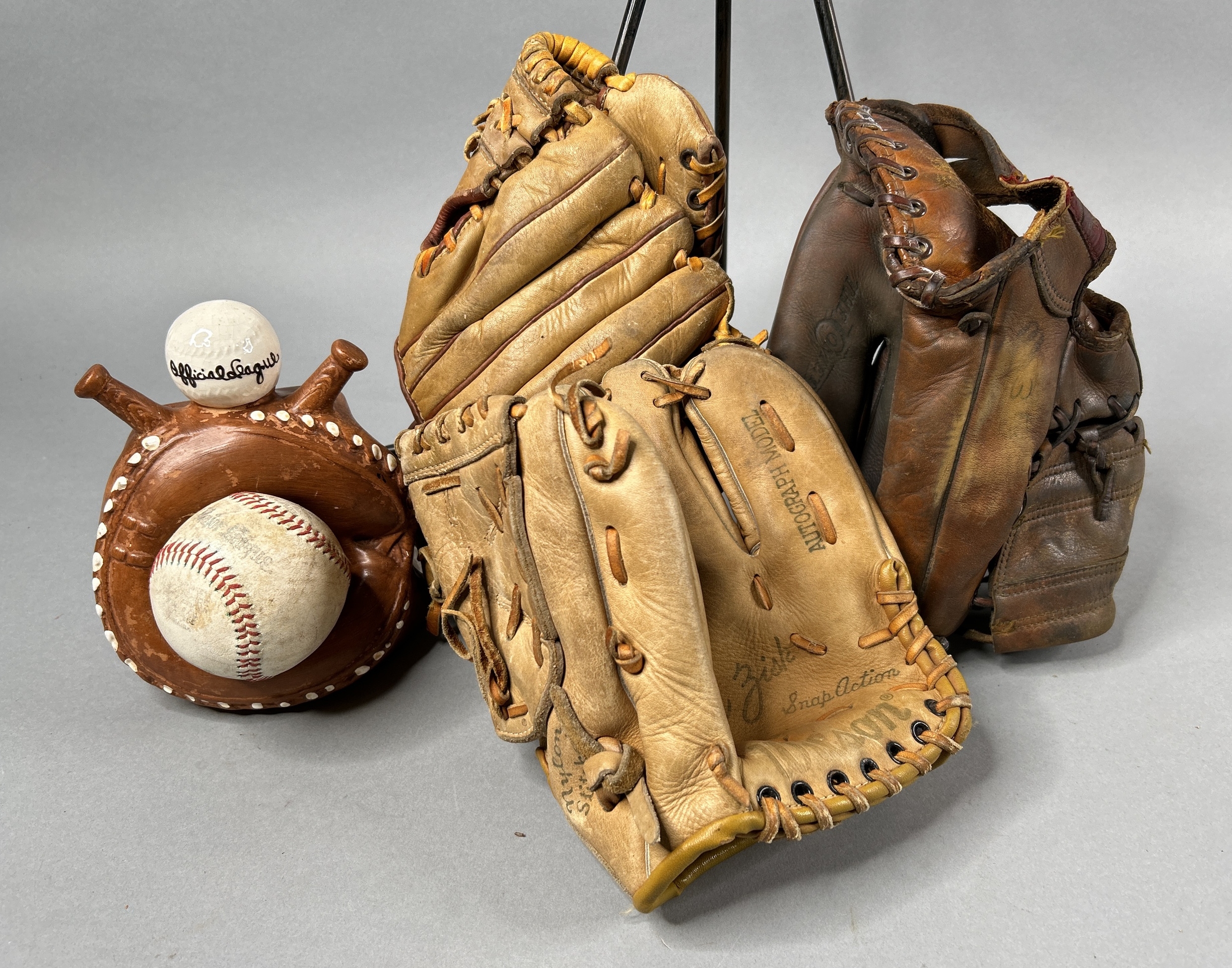 Lynn Smith Collection Auction #4 featured photo 294