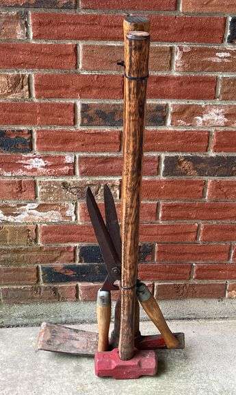 Sledge, Hedge Clippers & Cultivator