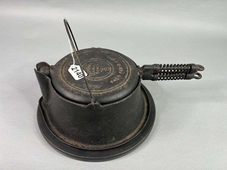 WagnerWare No. 8 Waffle Maker With Stand image
