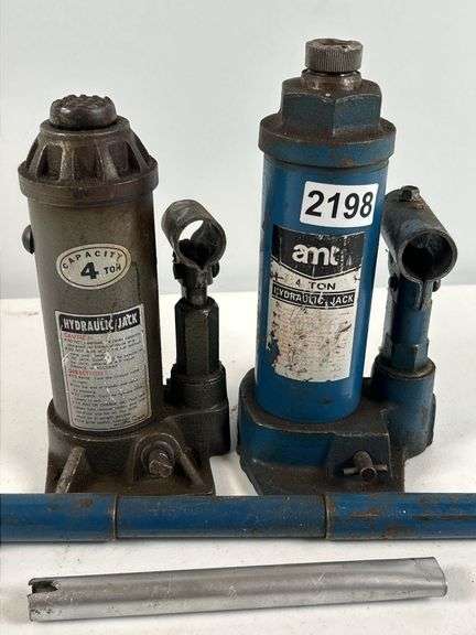 Pair of Bottle Jacks