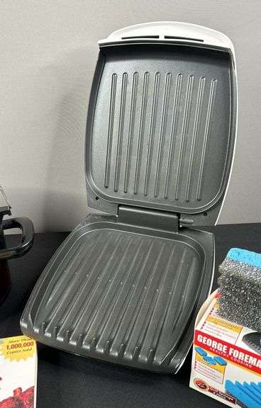 CrockPot Slow Cooker, Dip Pot & George Foreman Grilling Machine