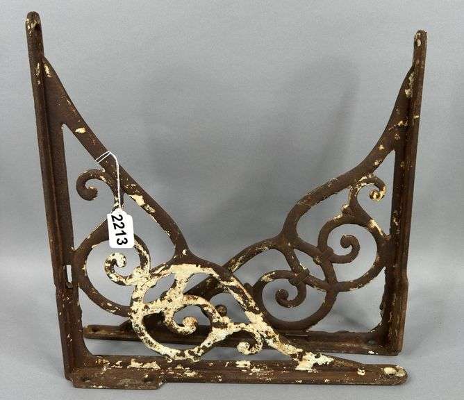 Pair of Cast Iron L Brackets image