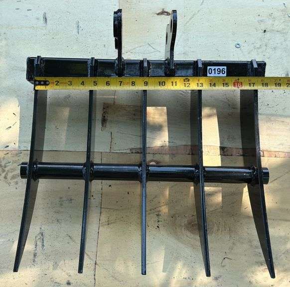 Mini Excavator Bucket Claw Attachment