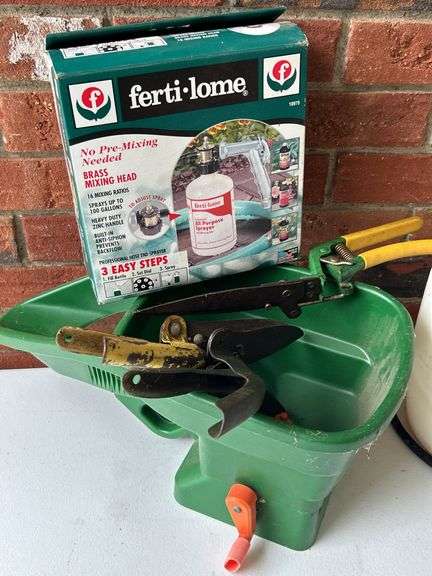 Scotts HandyGreen Broadcast Spreader & Other Gardening Tools