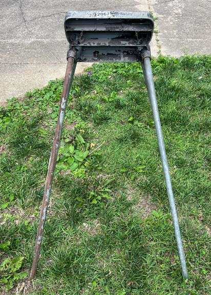Evinrude Boat Motor Stand