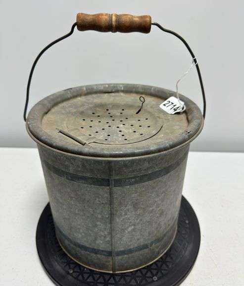 Falls City Angler’s Choice Bait Bucket