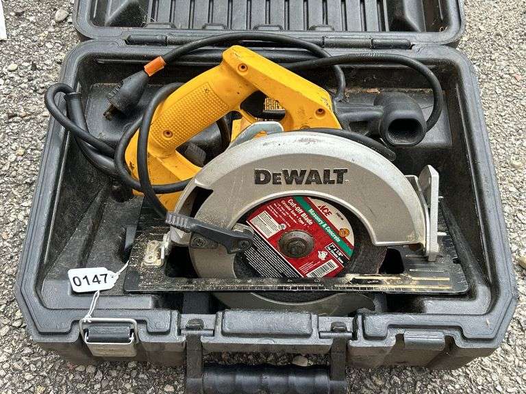 DeWalt 15 Amp 7-1/4 inch Lightweight Circular Saw