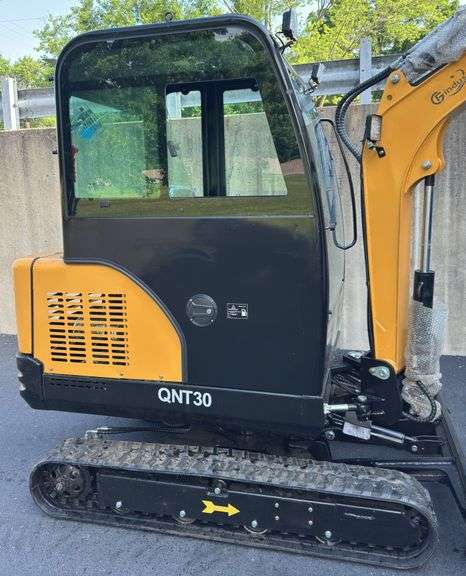 CFG Industrial Diesel Mini Excavator Model QNT30