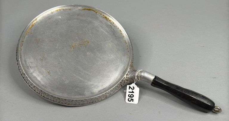 Aluminum WagnerWare Griddle Skillet image