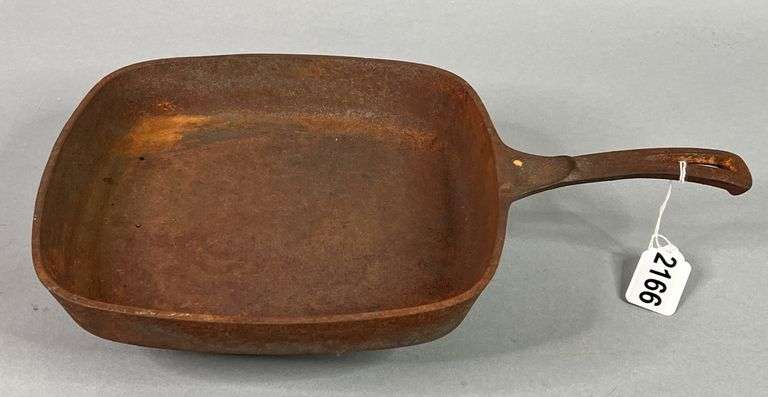 Griswold WagnerWare Square Skillet image