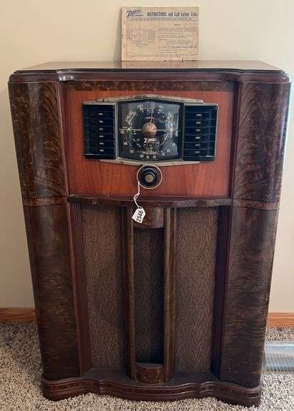 Zenith Radio Model No. 10S669