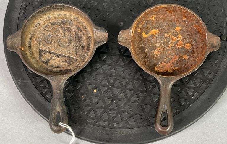 Two WagnerWare Ash Tray Skillets image