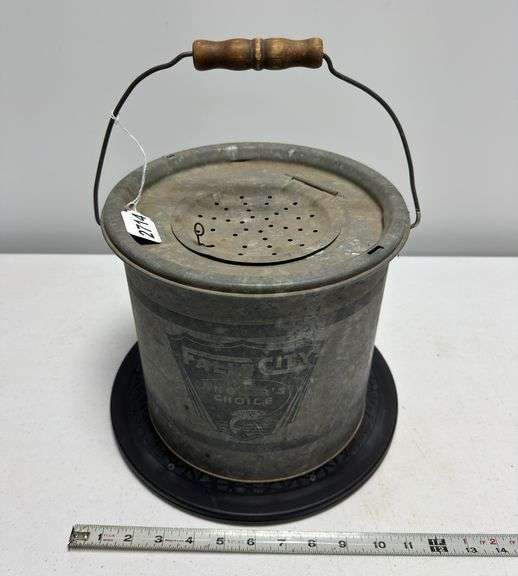 Falls City Angler’s Choice Bait Bucket