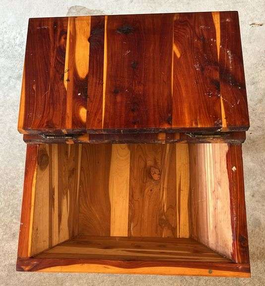 Wooden End Table w Storage