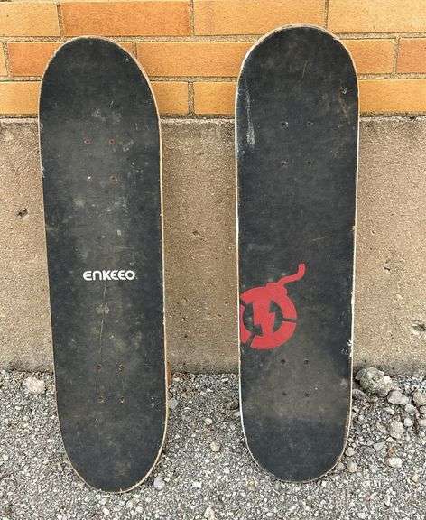 2 Skateboards