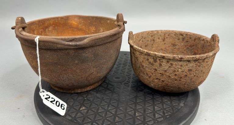 7” Cast Iron Cauldron & 6” Cast Iron Cauldron Without Handle image
