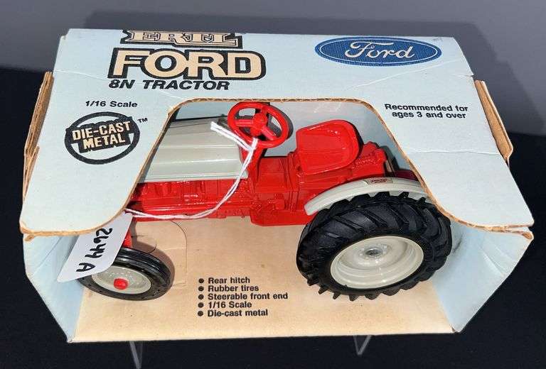 ERTL 8 N Ford Tractor