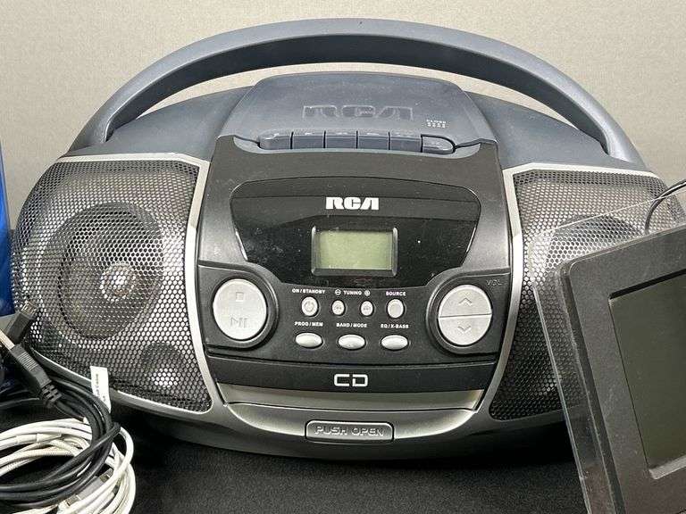 RCA Radio, Smartparts Digital Picture Frame & Miscellaneous Chords