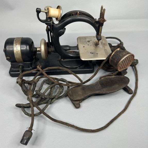 Willcox & Gibbs Sewing Machine image