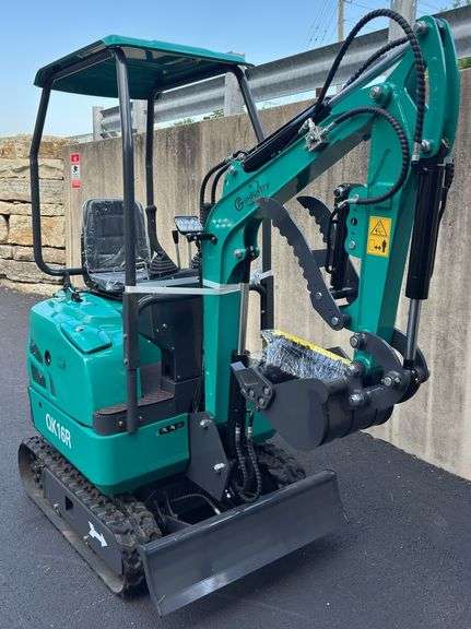 CFG Industrial Mini Excavator Model QK16R