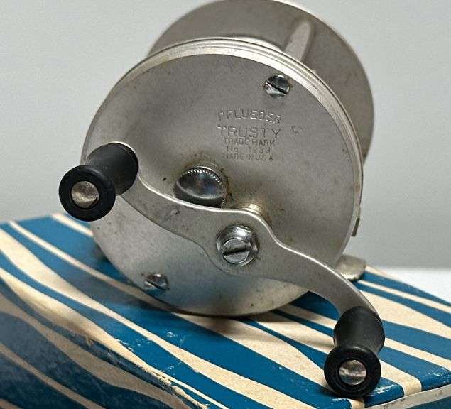 Pflueger Bait Casting Reel No. 1933 Trusty