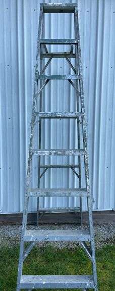 8 ft Aluminum Step Ladder