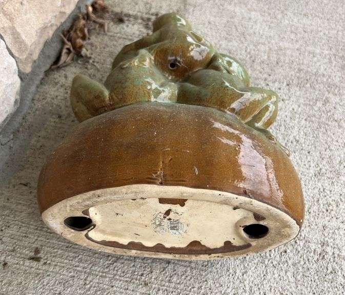 Frog Welcome Porch Ornament