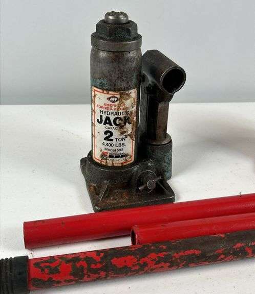 Pair of Bottle Jacks