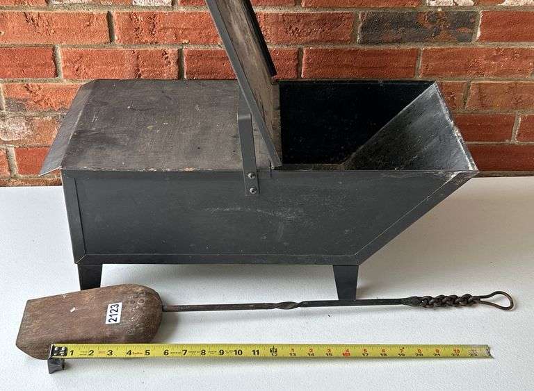 Ash Bucket with Shovel